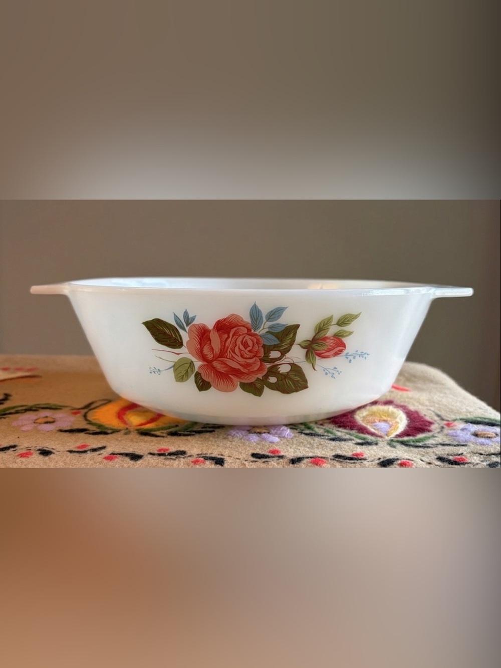 🌹JAJ Pyrex England Briar Rose Casserole Dish White Opal/Milk Glass 60s 70s